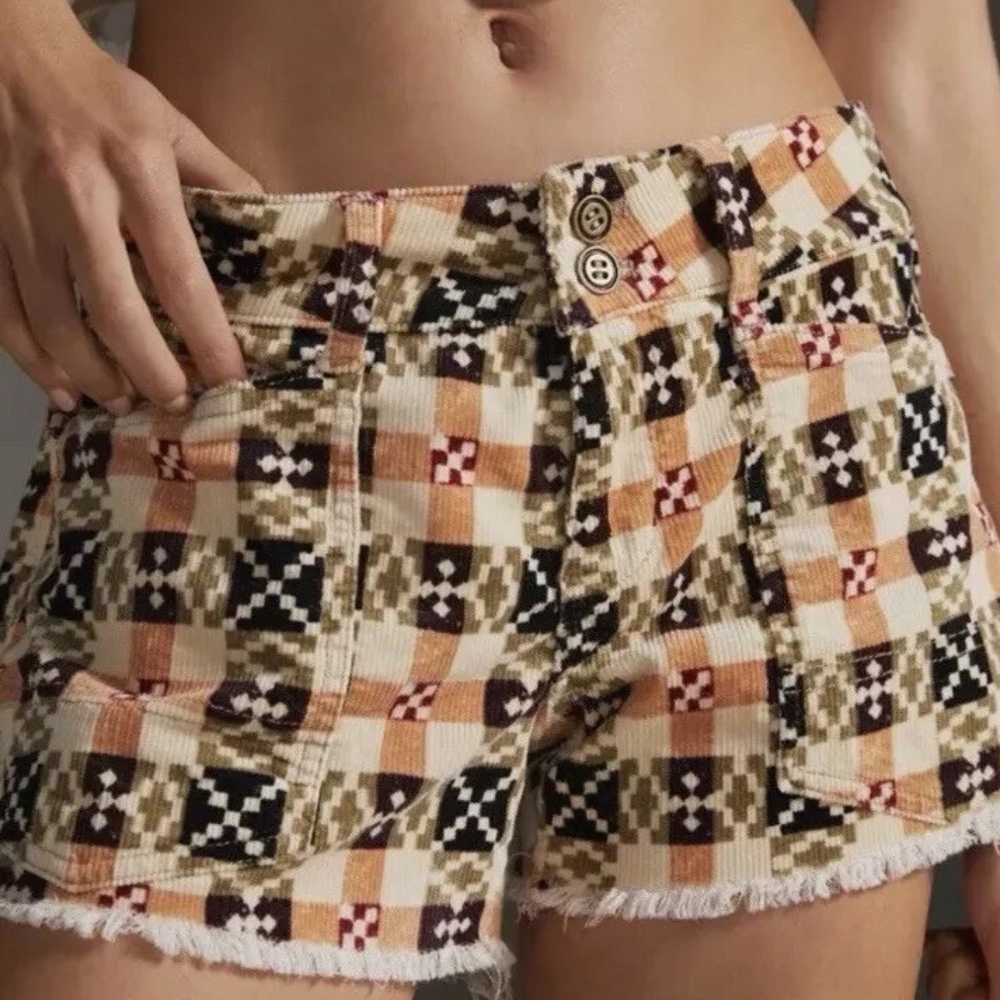 Anthropologie Pilcro NWT The Wanderer Raw Hem‎ Mid Rise Corduroy Shorts Sz 31